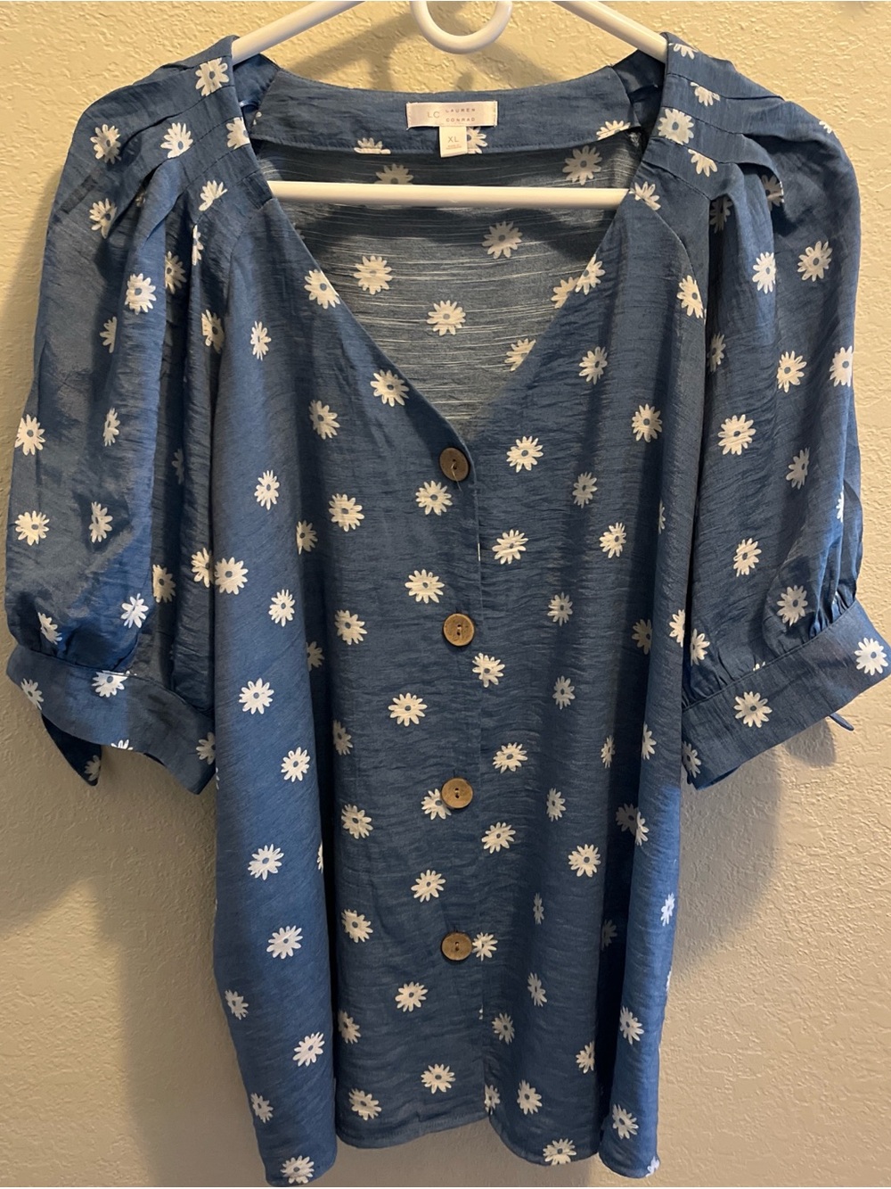 LC Lauren Conrad Blue Daisy Button-Front Puff Sleeve Blouse